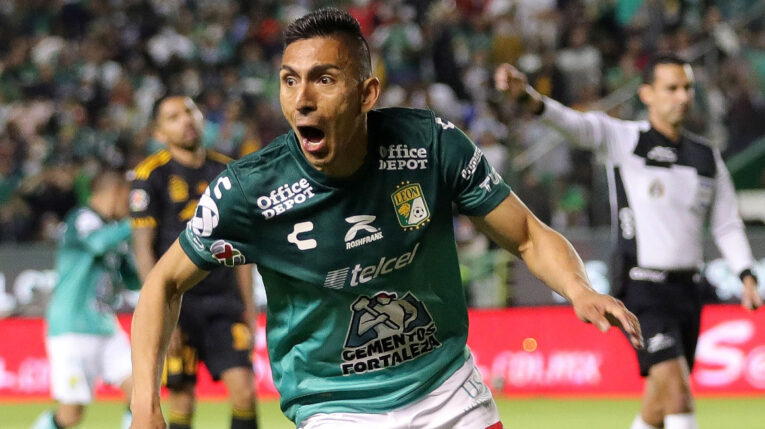 Ángel Mena, durante el partido del León ante Tigres, el 4 de diciembre de 2021.
