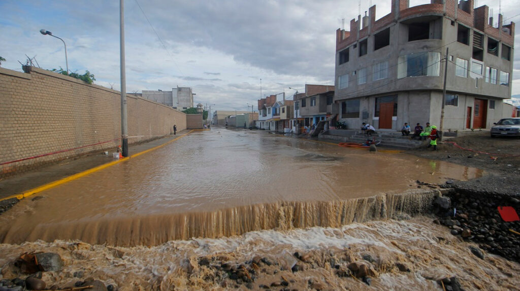 Perú destina más de USD 320 millones para afrontar El Niño