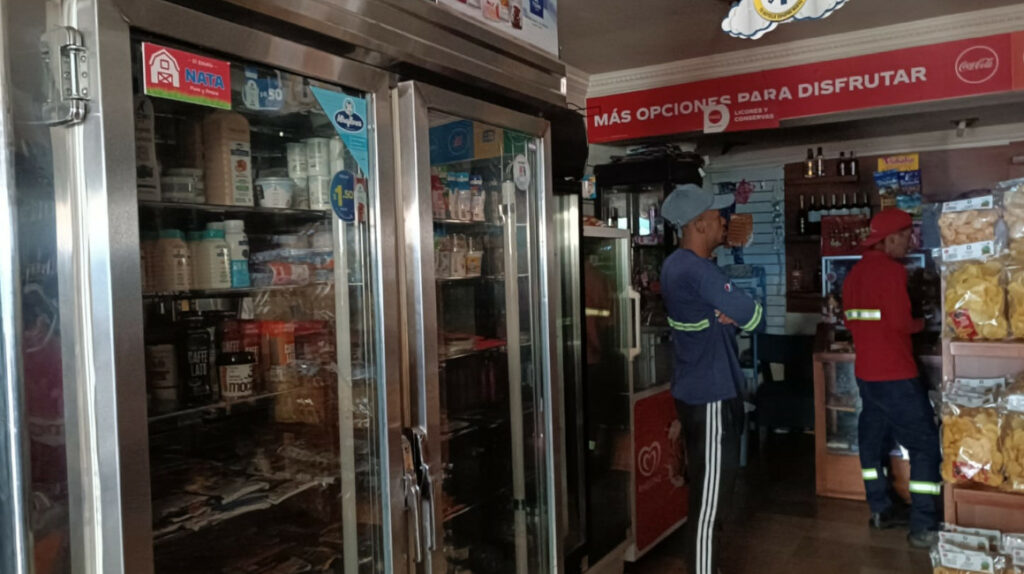 Aumenta la inseguridad y bajan ventas por cortes de luz en Quito según