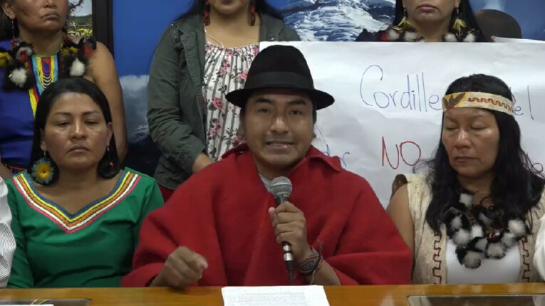 El presidente de la Conaie, Leonidas Iza, en rueda de prensa el 6 de marzo de 2024.