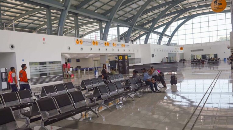 Instalaciones de la terminal del Aeropuerto de Manta.