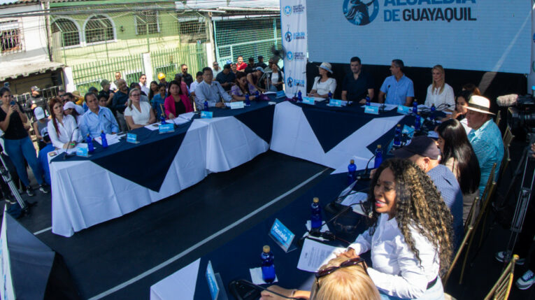 Sesión itinerante del Concejo Cantonal de Guayaquil, en el sector de Mapasingue, el 16 de abril de 2024.