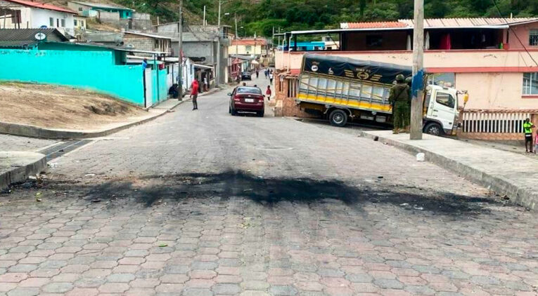Carchi: Cierre de vías en la comunidad de Caldera por supuesto linchamiento de sospechoso