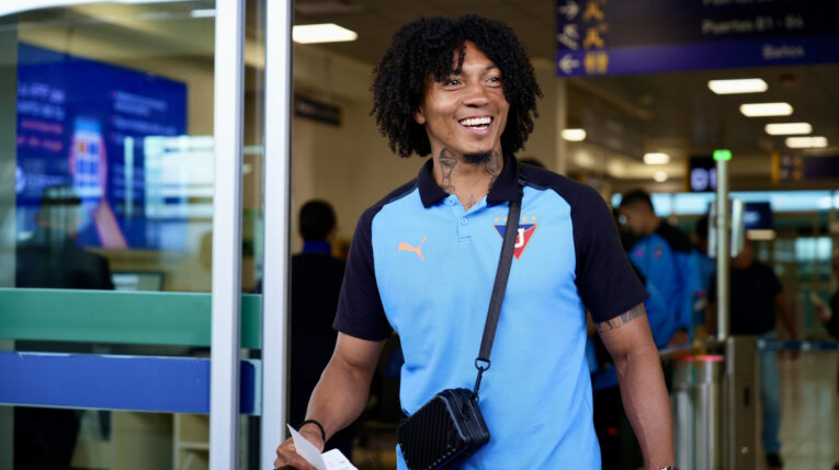 José Quintero arrancó como titular en el esquema de Liga de Quito para enfrentar a Libertad, este 30 de abril de 2024.