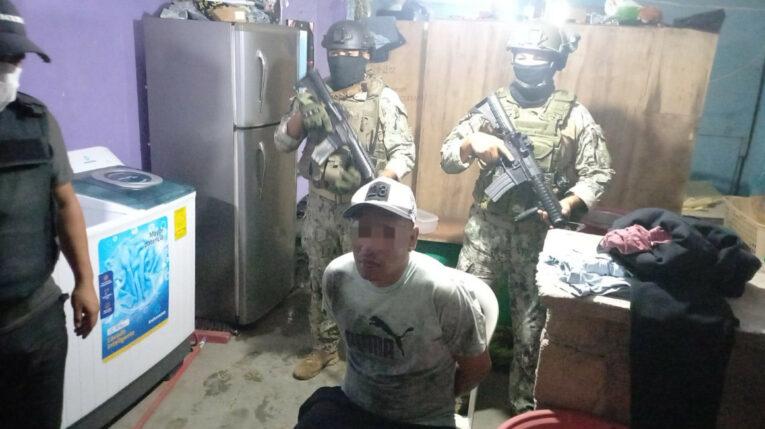 Manabí: Caen 'Choneros' con información en sus teléfonos sobre una 'entrega de droga'