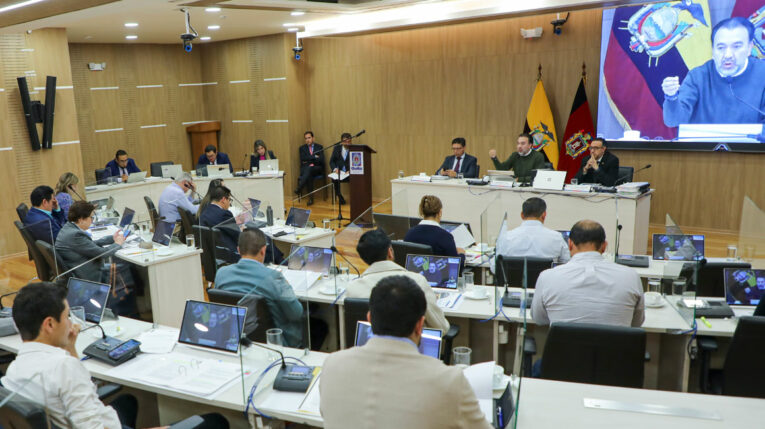 El Municipio apela a una actuación "estratégica" en reclamo por hundimiento de casas en Solanda