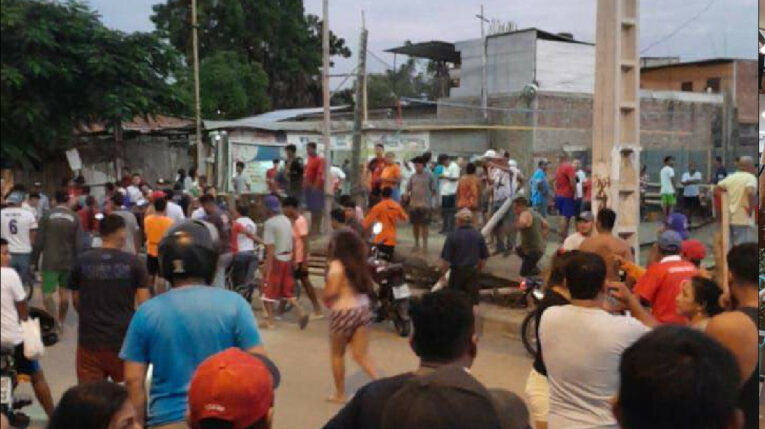 Moradores de Montecristi conmocionados por un ataque armado el 14 de mayo de 2024.