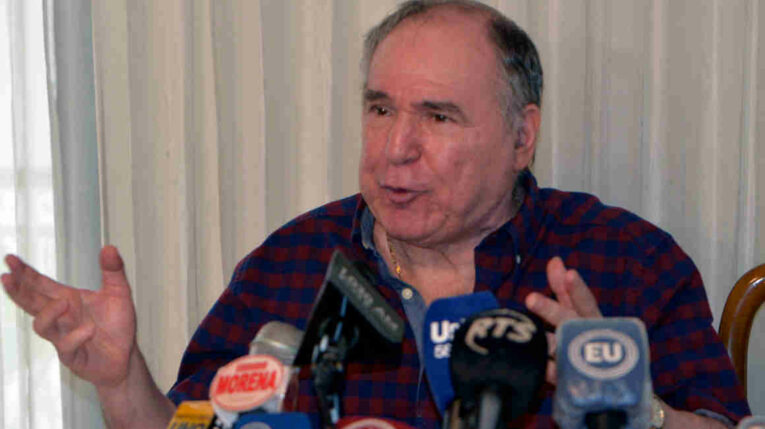 El expresidente Abdalá Bucaram en Guayaquil, en 2020,