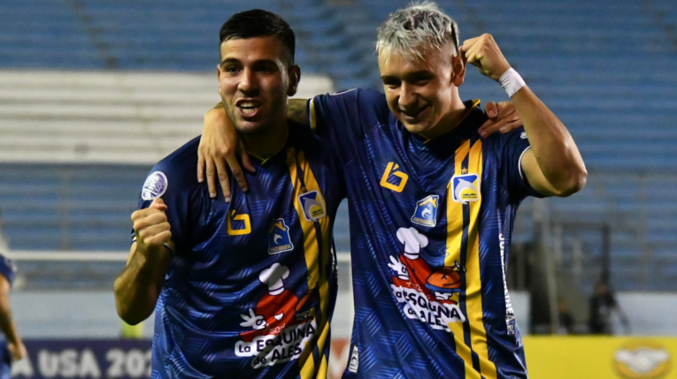 Delfín Real Tomayapo Sudamericana