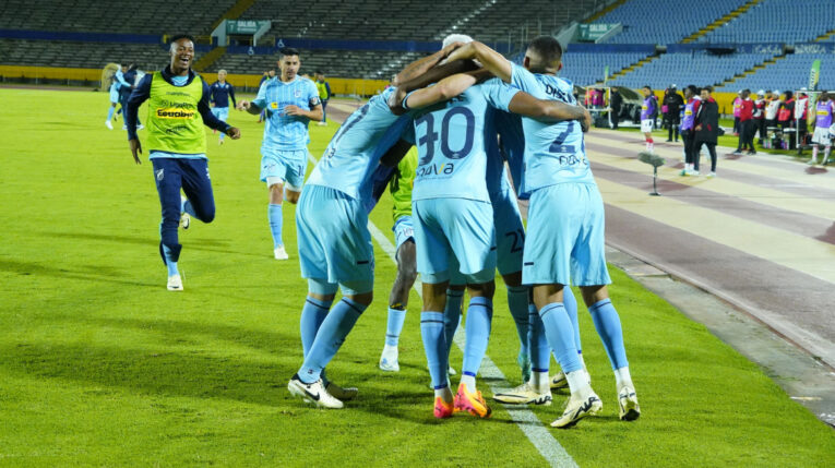 Jugadores de Universidad Católica, durante un partido de LigaPro, el 13 de mayo de 2024.