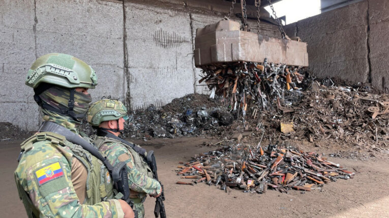 Así fue la destrucción de 3.300 armas y 30.000 municiones vinculadas a delitos en Ecuador