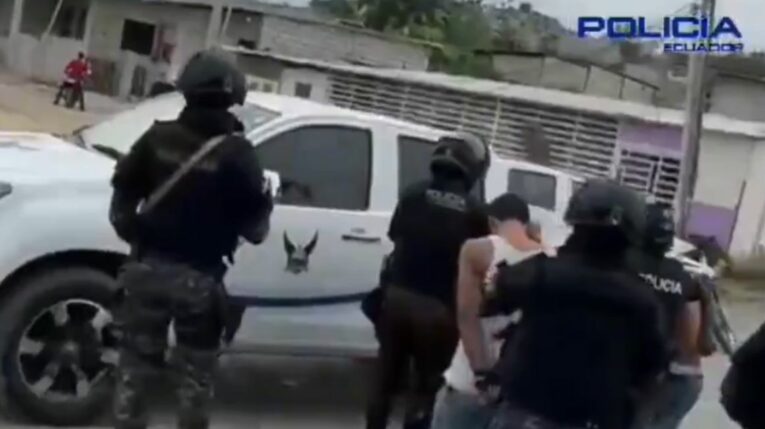 Detenidos durante un operativo contra la extorsión, el 31 de mayo de 2024.