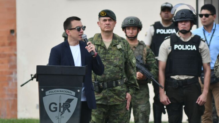 La Policía y FF.AA. se trasladarán a Manta tras ola de ataques violentos