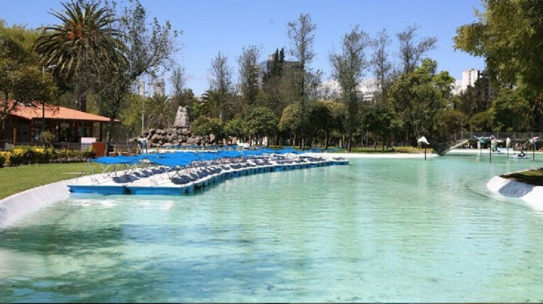 El parque La Carolina, en el norte de Quito, en una mañana soleada.