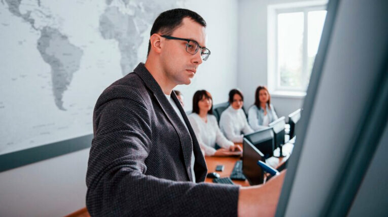Estos son los profesores que pueden participar en el nuevo concurso para ingresar al Magisterio