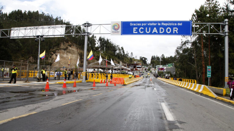 Reportan el cierre temporal del Puente Rumichaca, en la frontera con Colombia