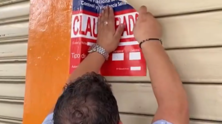 Dos hifas fueron clausuradas en Machala por insalubridad y presencia de cucarachas, informó Arcsa este 17 de junio de 2024.