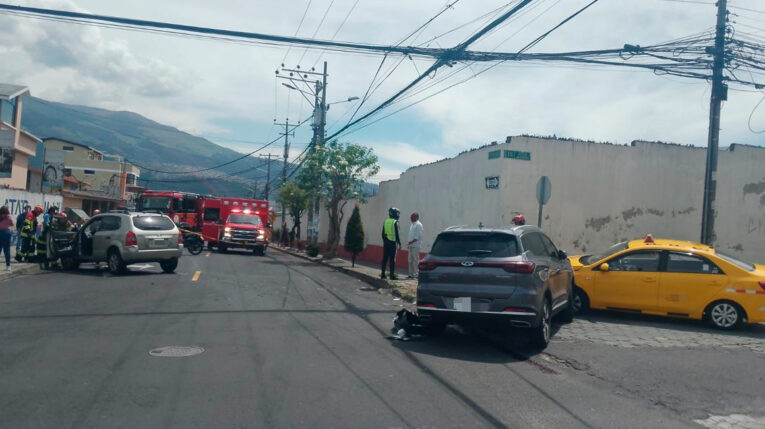 Siete personas heridas por choque múltiple en el norte de Quito