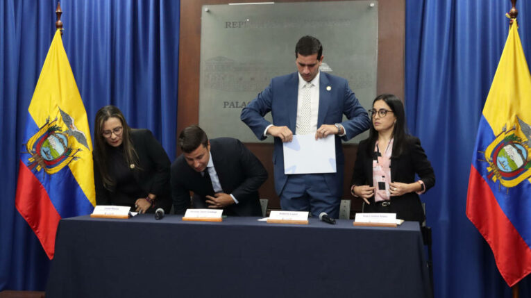 anuncio gobierno eliminación subsidio combustibles sistema de compensación