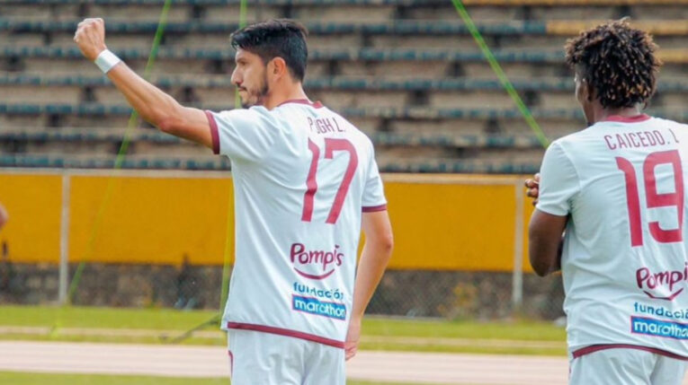 Jugadores de Vinotinto, durante un partido de Segunda Categoría, el 20 de junio de 2024.