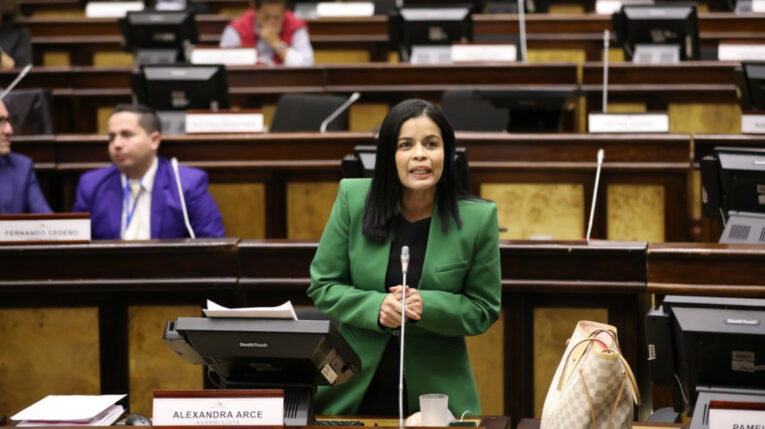 Fiscalía solicita fecha y hora a Corte provincial para vincular a Alexandra Arce por presunto peculado