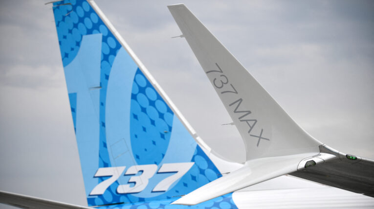 Máscaras de oxígeno de 2.612 aviones de Boeing irán a revisión en Estados Unidos