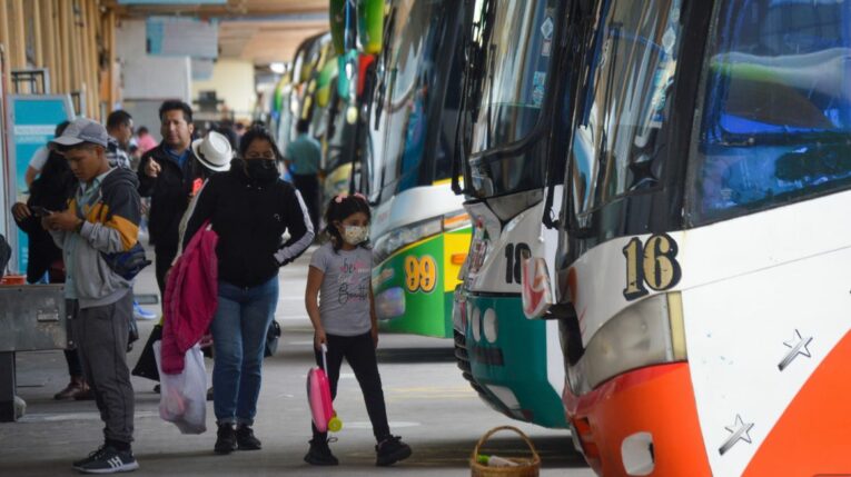 "Hay que apagar motores", dicen transportistas al convocar a un paro en Ecuador