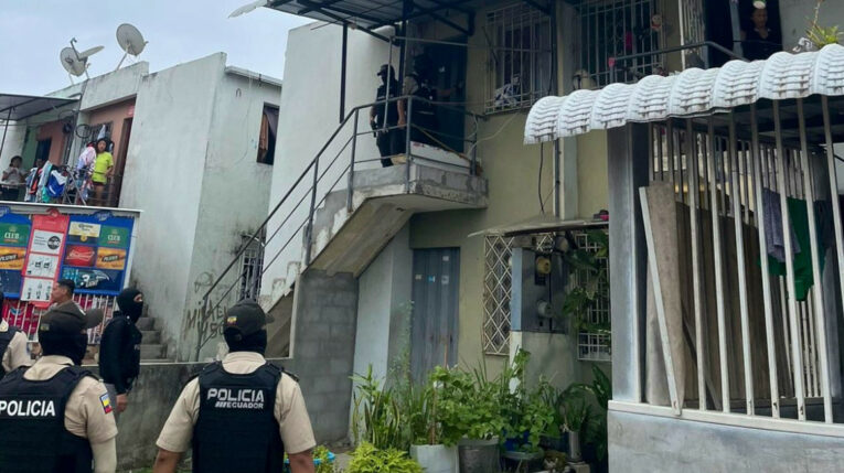 Masivos allanamientos contra guaridas de 'Águilas' y 'Fatales' en Nueva Prosperina