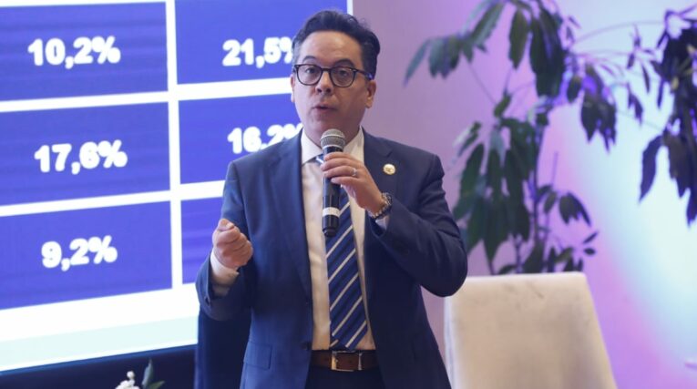 Asamblea no pudo posesionar al superintendente de Bancos designado