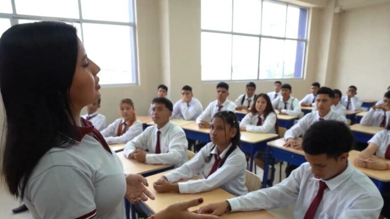 Este es el cronograma de matrículas y traslados del año escolar 2024-2025 para la Sierra