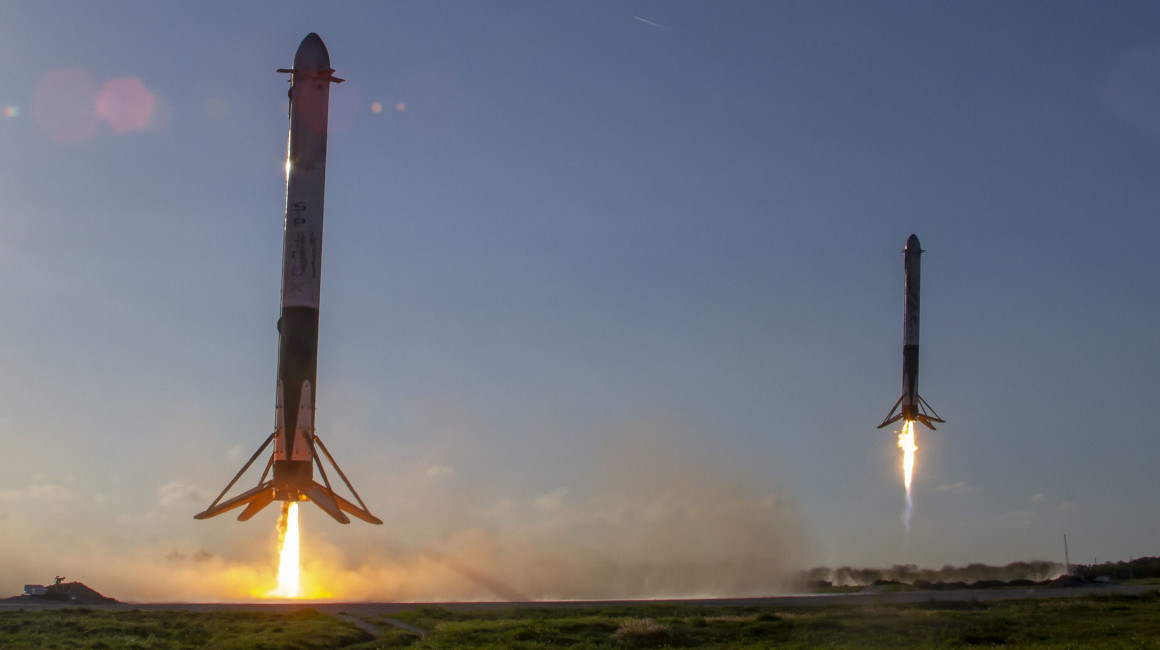 Falcon 9 llevando los satélites Starlink