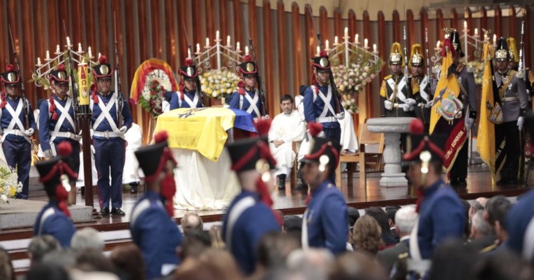 El funeral de Julio César Trujillo contó con todos los honores de Estado.