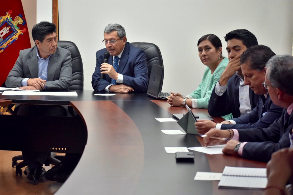 Municipio analiza la construcción de un Metroférico en Quito