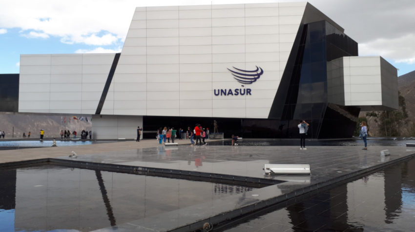 El edificio de la Unasur, en la Mitad del Mundo, fue inaugurado en 2007. Con la salida de Ecuador del organismo, el inmueble pasa a ser propiedad del Estado. 