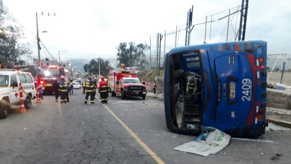 Accidente en el sector El Condado, en Quito, deja 16 heridos