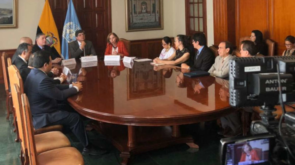 Ecuador aún analiza acciones frente a la exigencia de Perú de visa para venezolanos