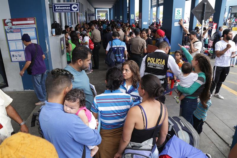 Aumentan los pedidos de asilo de los venezolanos en frontera de Perú