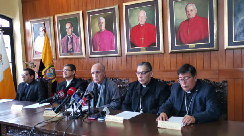 Imagen de Archivo. Cúpula de la Iglesia Católica de Ecuador, en rueda de prensa el 13 de junio de 2019