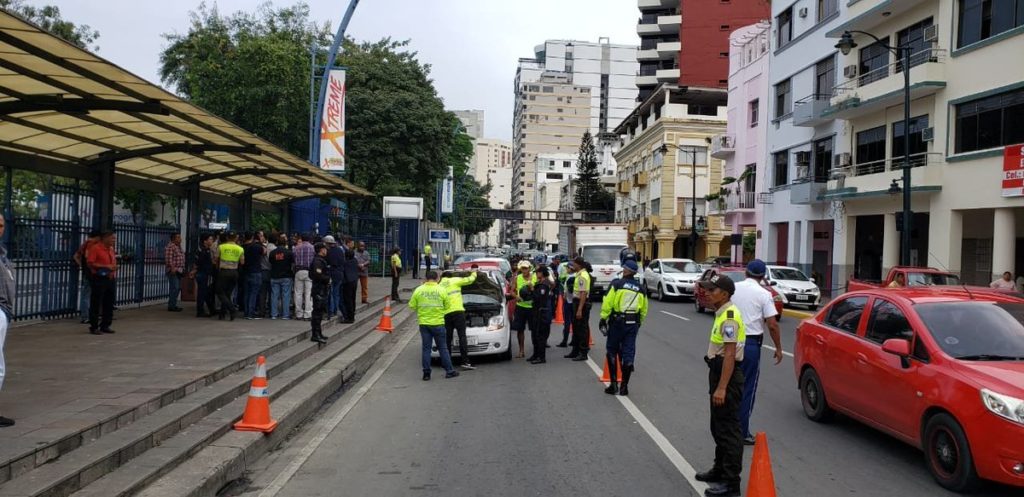 La Policía no descarta operativos en colegios de Guayaquil para controlar la venta de drogas