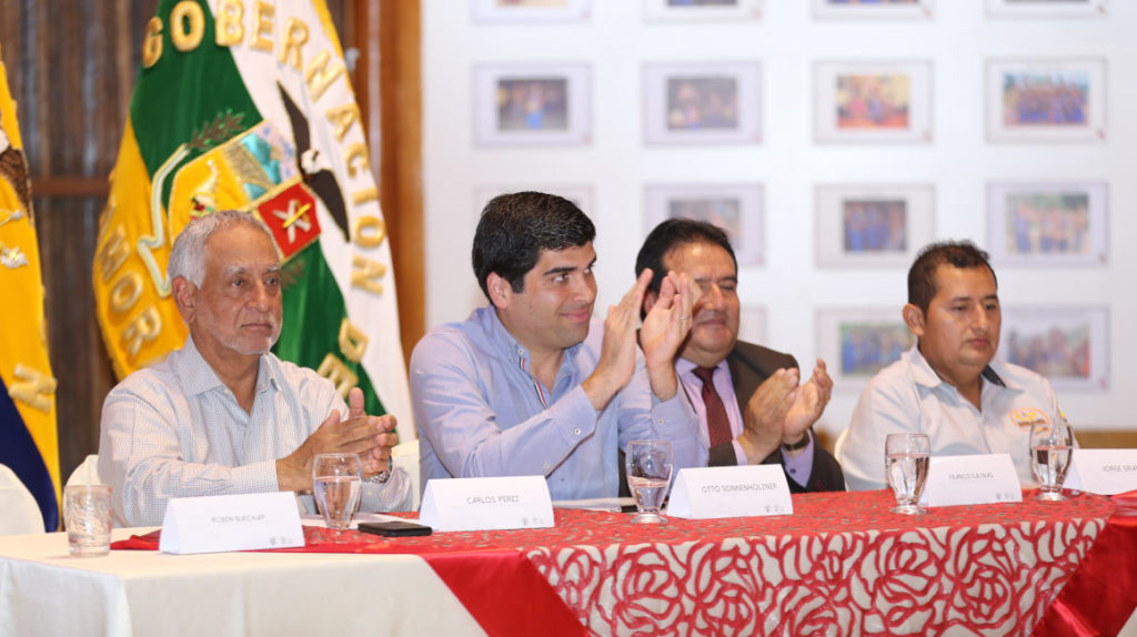 Ecuador presenta política minera más severa contra minería ilegal