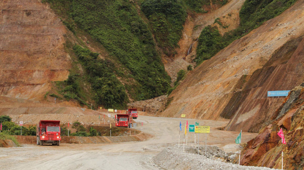 Ecuador pone parte de sus esperanzas económicas en la megaminería