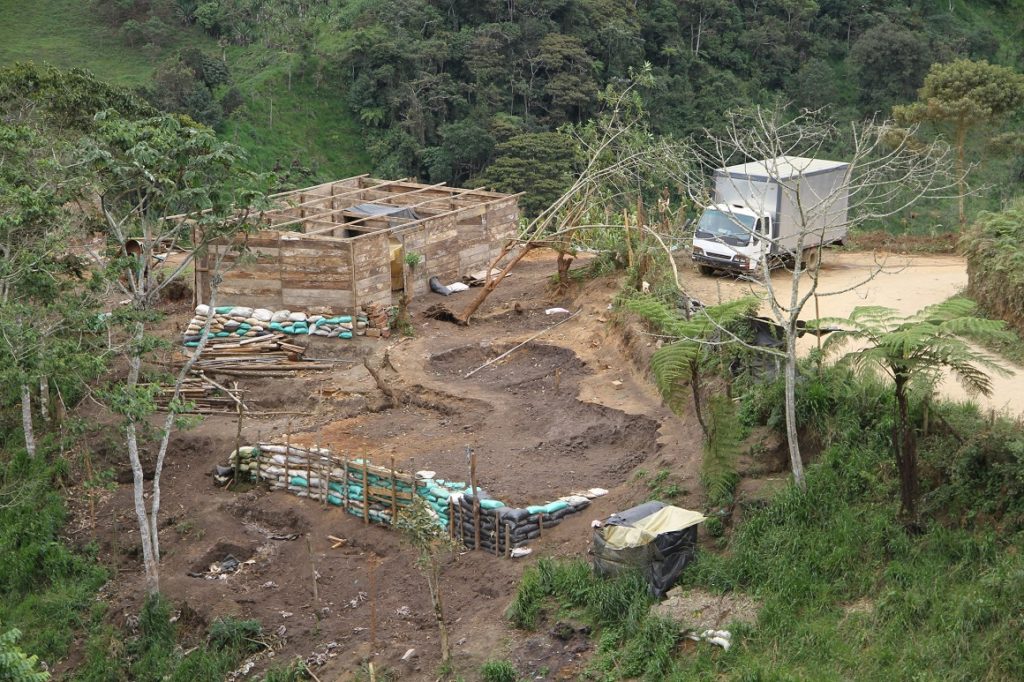Ecuador reprime minería ilegal en Buenos Aires, pero la comunidad espera volver