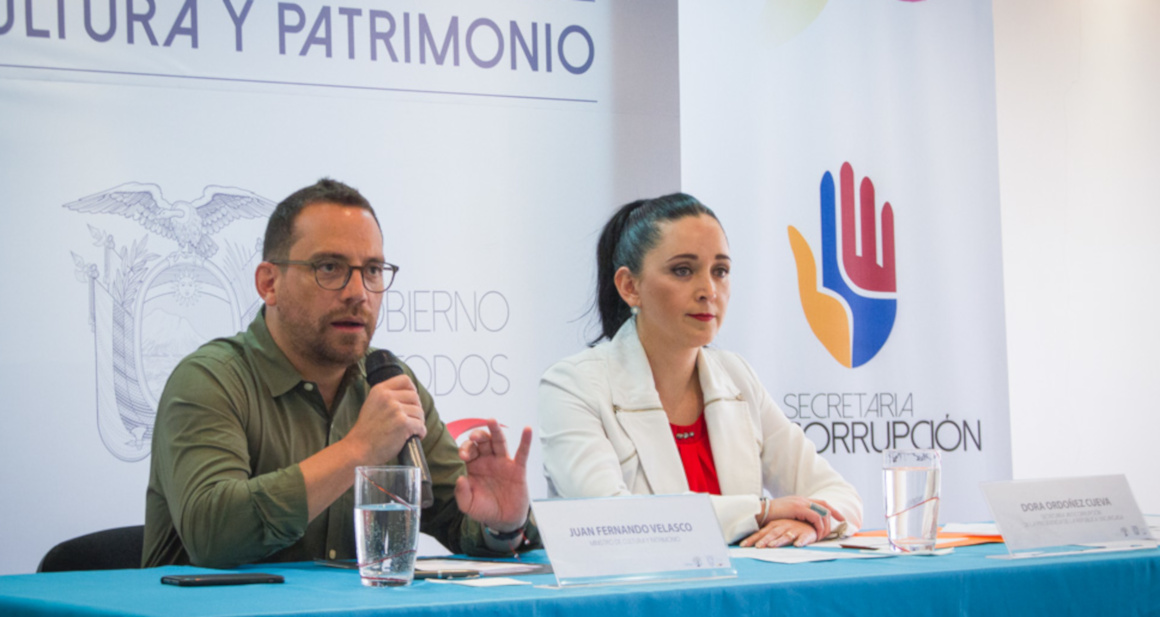 Juan Fernando Velasco, ministro de Cultura, y Dora Ordóñez, secretaria Anticorrupción subrogante.