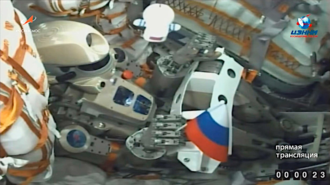 Captura de video de la agencia espacial rusa Roscosmos del robot antropomorfo Skybot F-850, denominado Fiodor, durante su vuelo a la Estación Espacial Internacional.