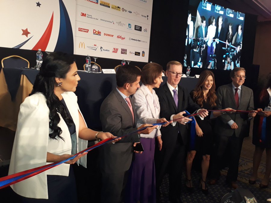 Embajador de Estados Unidos inaugura Feria Expo USA 360 en Guayaquil