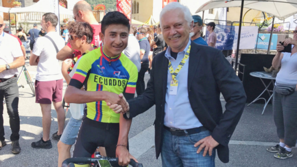 El ciclista ecuatoriano Alexander Cepeda firma contrato por cuatro años con el equipo Androni