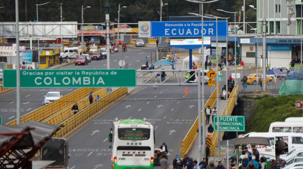 Colombia pide a Ecuador y Perú corredor humanitario para migrantes venezolanos