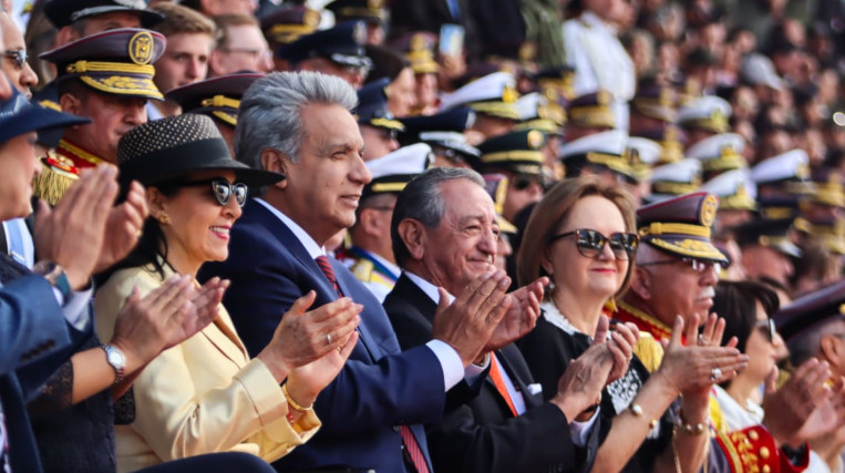 El Presidente de la República, Lenín Moreno lideró de la ceremonia militar en el sur de Quito. 