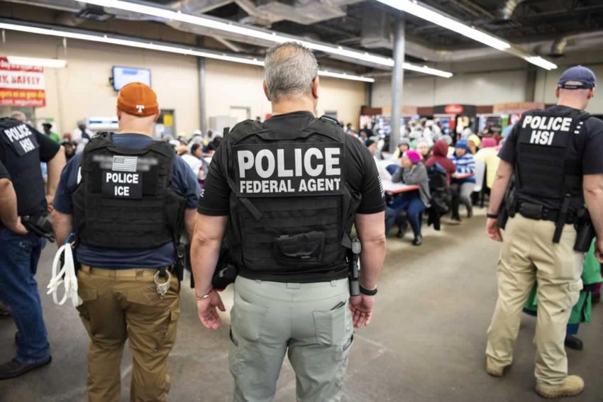 Agentes federales detuvieron a más de 600 trabajadores inmigrantes en siete ciudades de Misisipi. 