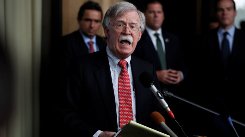 El asesor de Seguridad Nacional de la Casa Blanca, John Bolton, durante la Conferencia Internacional por la Democracia en Venezuela, en Lima.